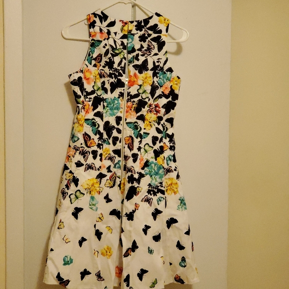 New dress - Picture 1 of 3